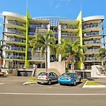 Luxury Cairns Stay With Pool And Bbq