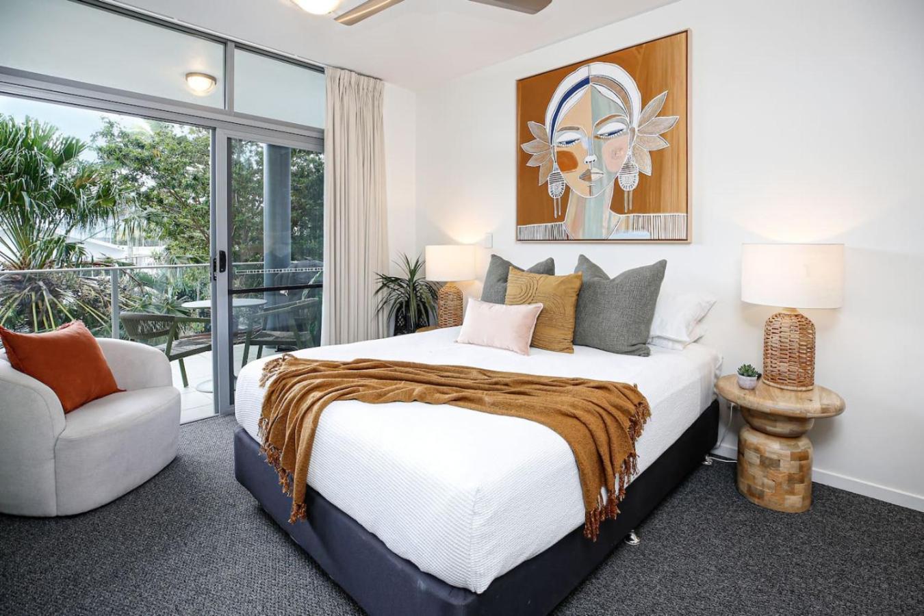 Luxury With Pool And Bbq Apartment