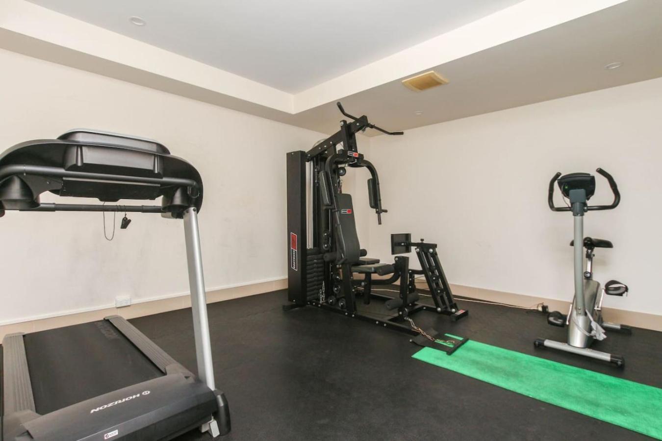 Luxury With Pool And Bbq Apartment *